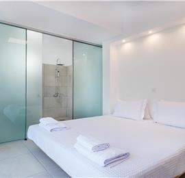 4 bedroom villa with pool and sea view in Perithia, Corfu, sleeps 9